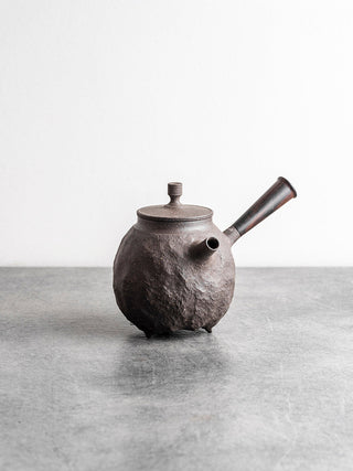 Shitou 石頭  stoneware teapot