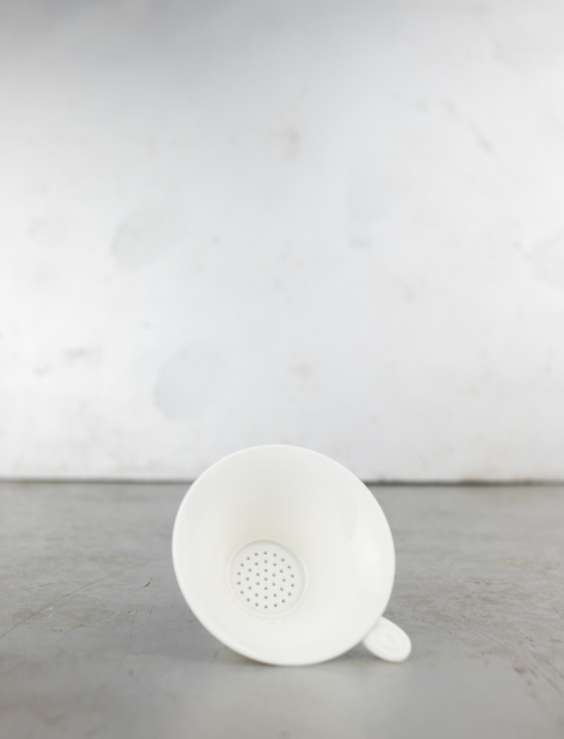 Tea strainer – Ceramic, white