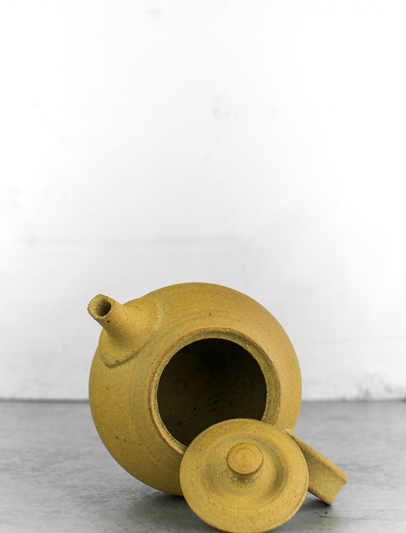Clay teapot by Inge Nielsen