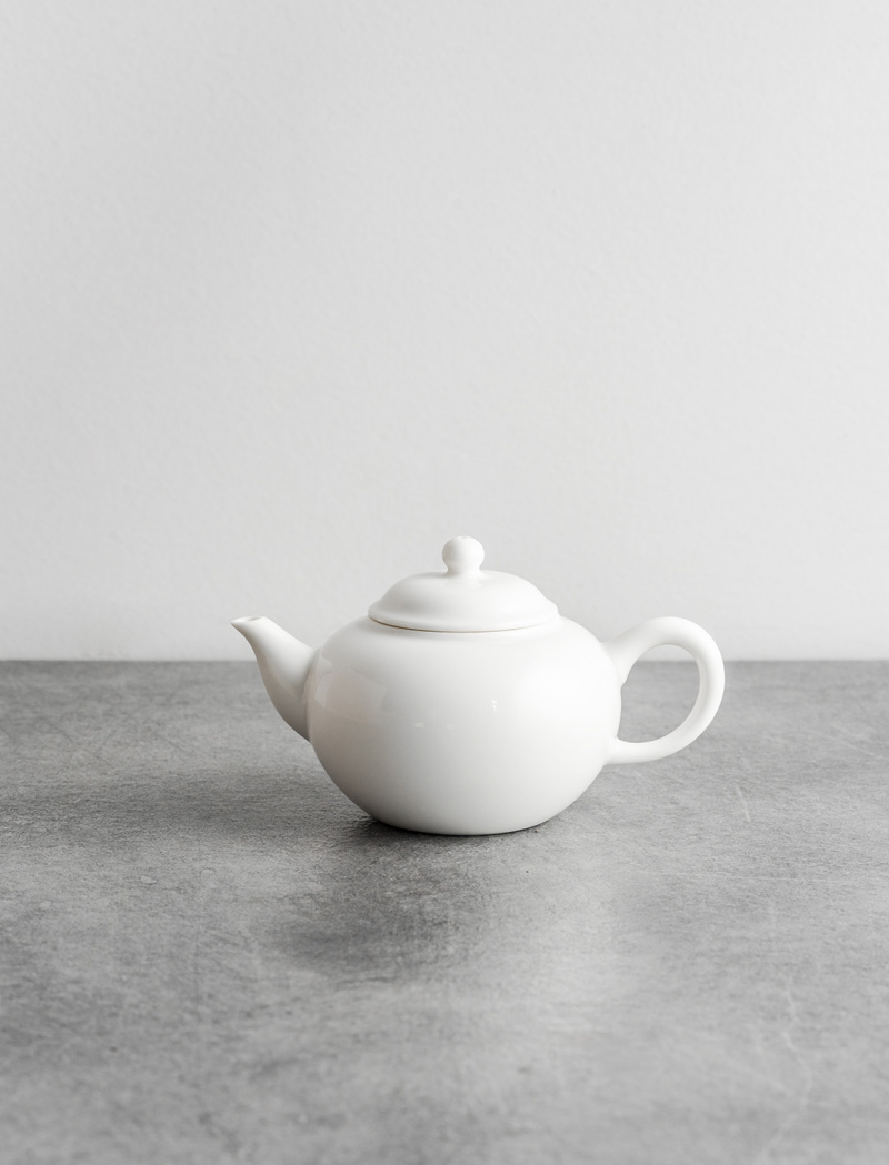 Formosa white porcelain teapot