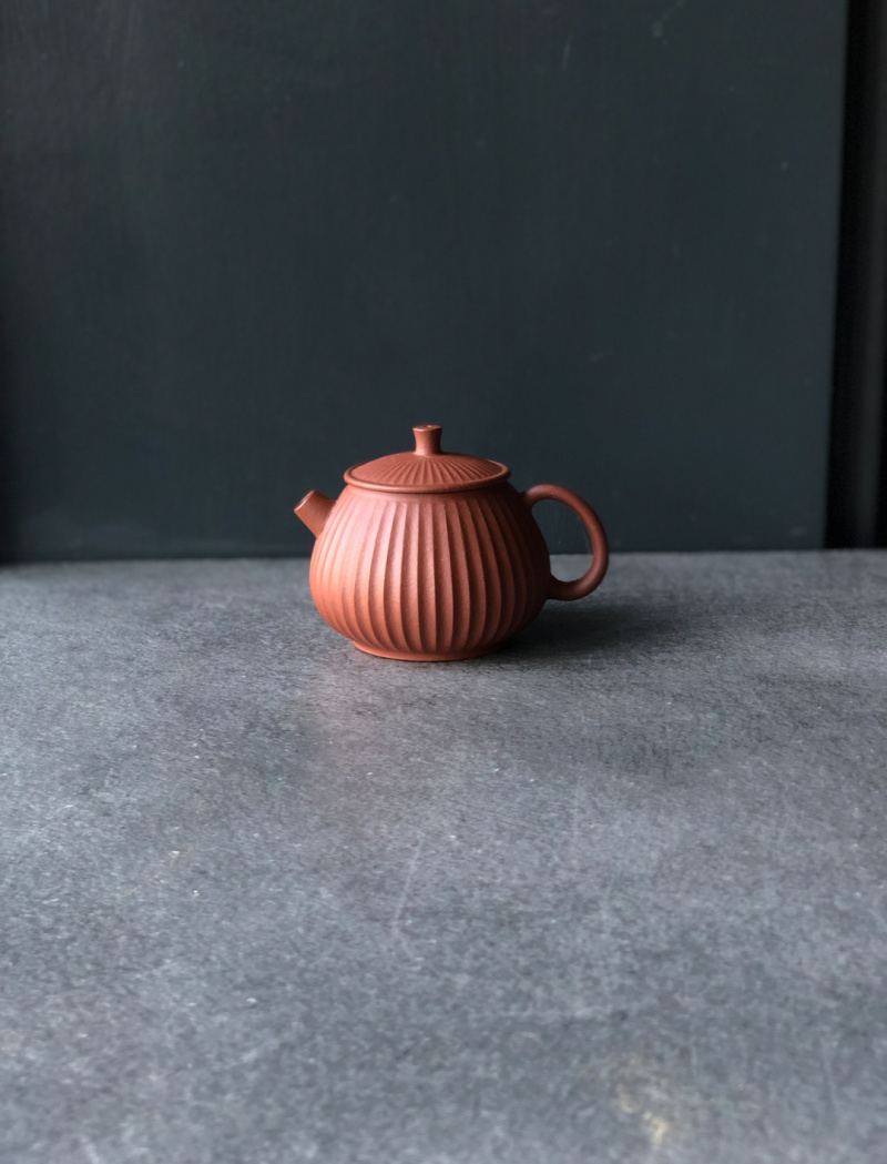 Dong Li Chrysanthemum teapot – Yixing Qing Shui Ni